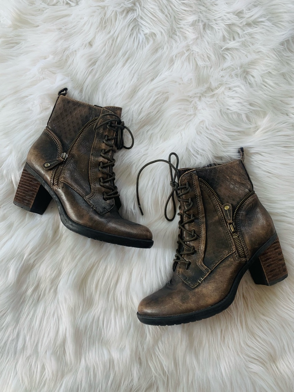 Earth Shoes Missoula Taupe Leather Lace Up Heeled Ankle Boots quilted zipper 8 B